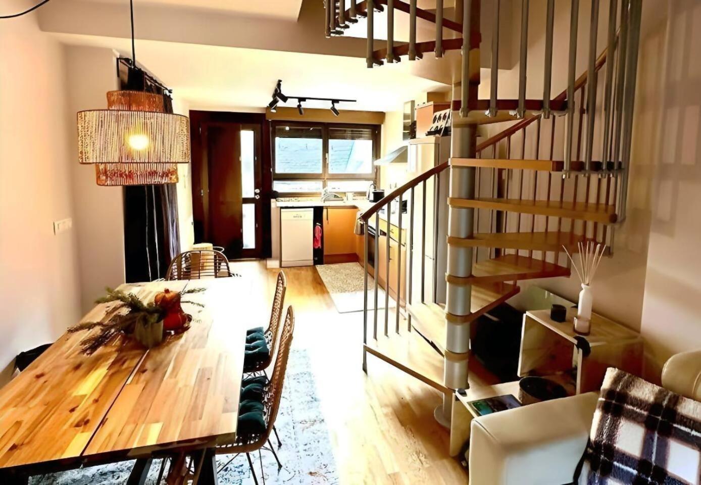 Caleydos Duplex Diseno Garaje Wifi Lägenhet Sallent de Gállego Exteriör bild